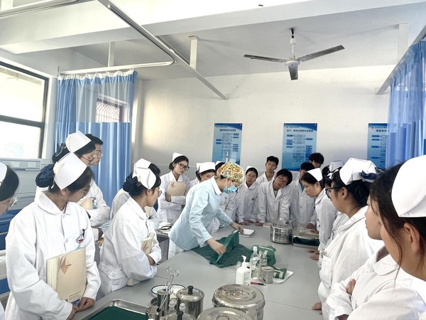 天长工业学校护理专业